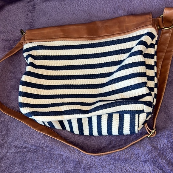 White/blue/tan over the shoulder bag - Picture 2 of 3